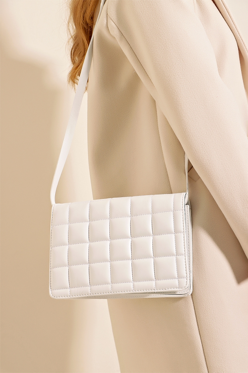 010139 Kapitone Omuz Çantası - Beyaz - BİGDART