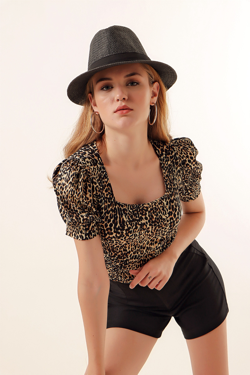 0409 Kare Yaka Örme Bluz - D.Kahve - BİGDART