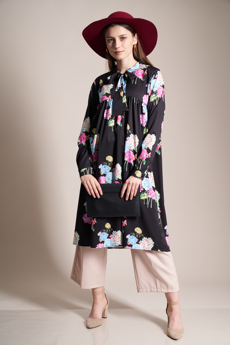 10321 Ortanca Çiçek Desen Tunik - Siyah - BİGDART