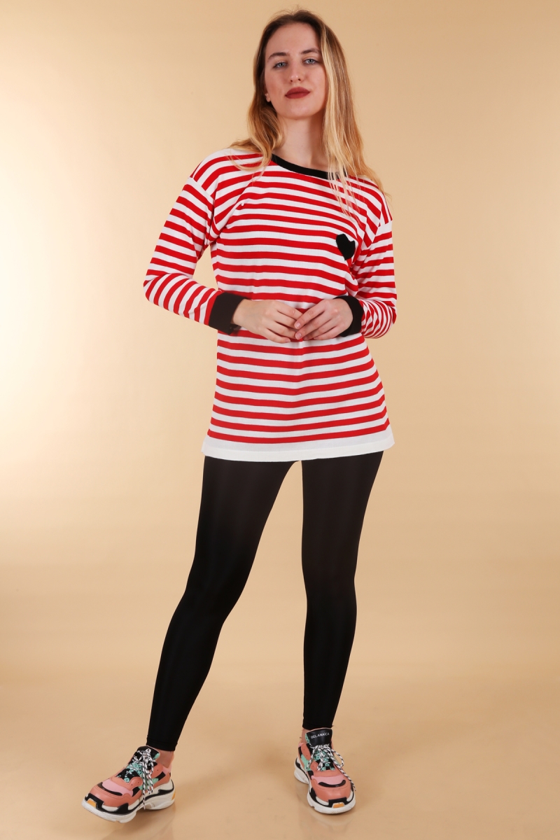 15766 Kalp Detaylı Siyah Beyaz Çizgili Oversize Triko Kazak - Kırmızı - BİGDART