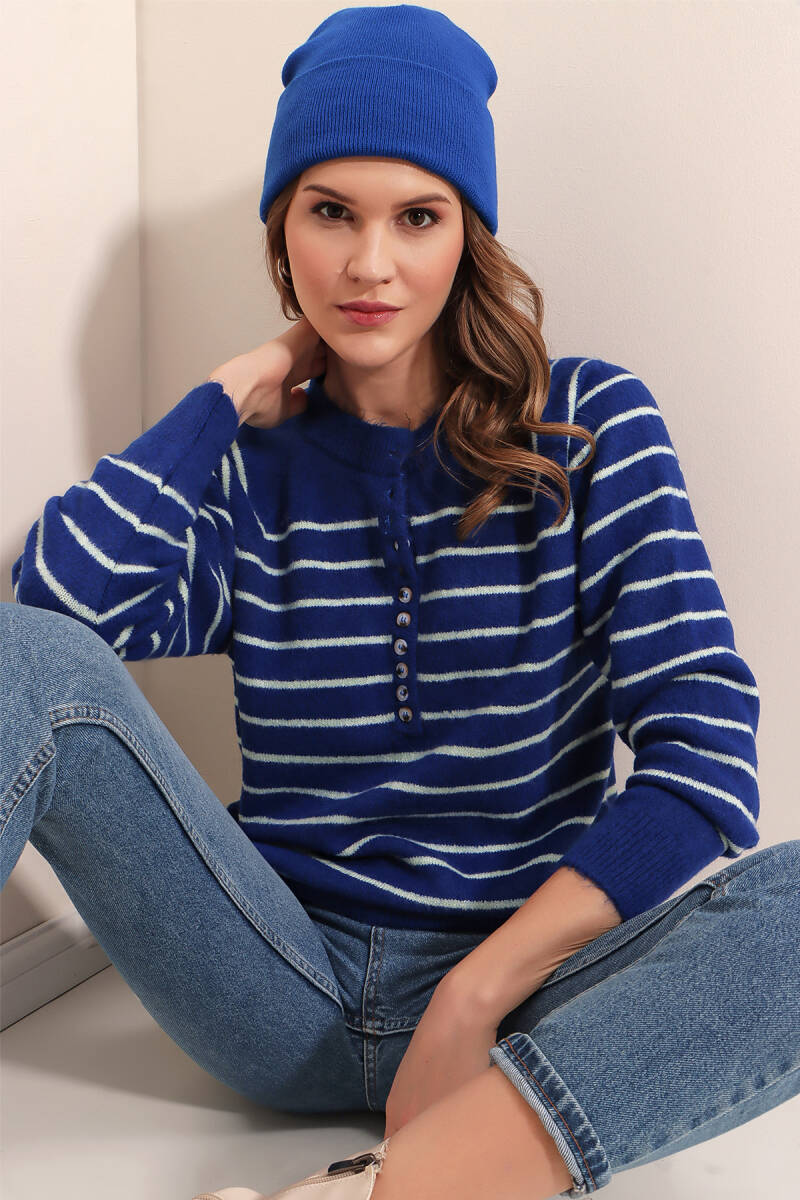 15808 Düğmeli Kazak - Saks - BİGDART