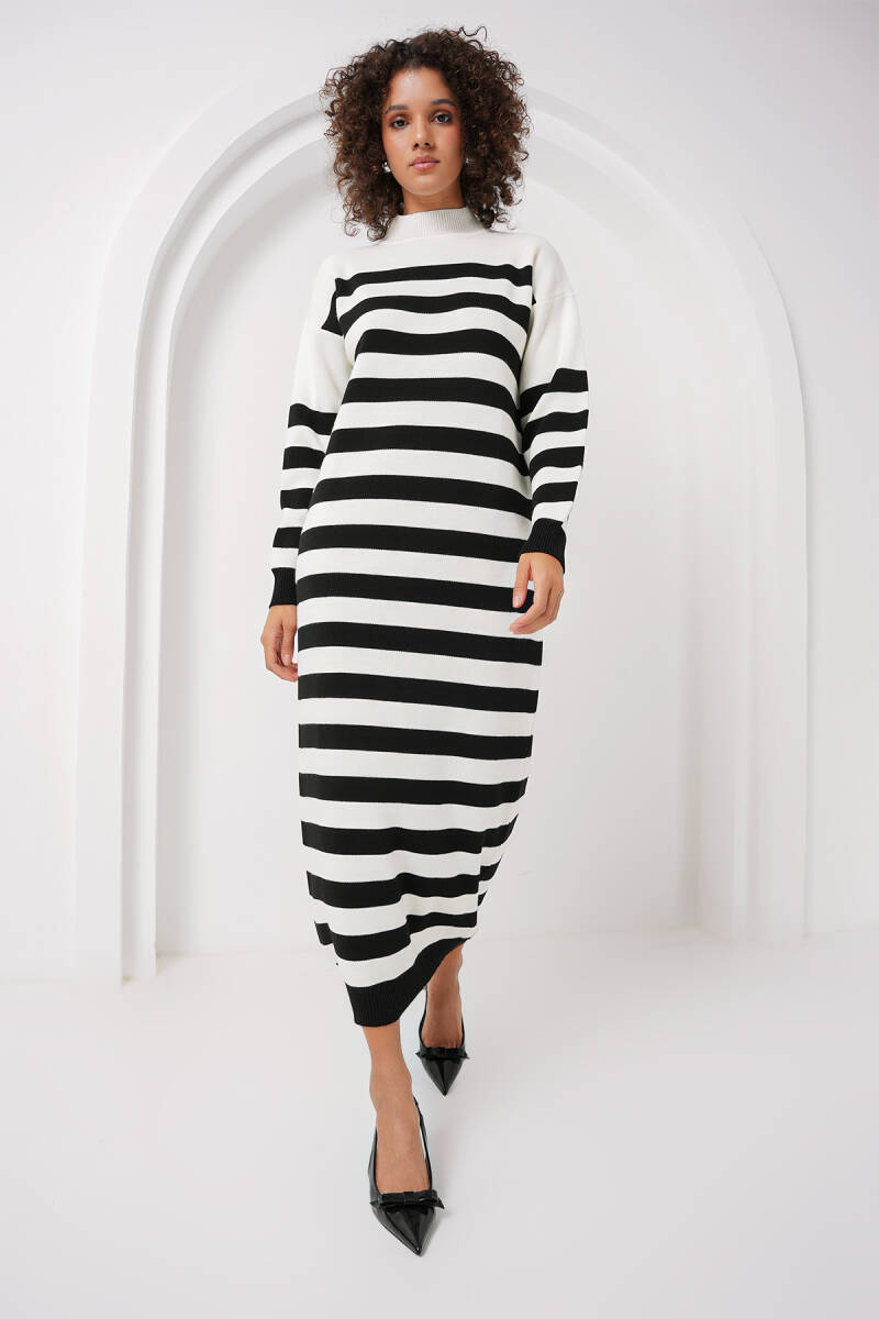 15898 Çizgili Uzun Triko Elbise - B.Beyaz - BİGDART
