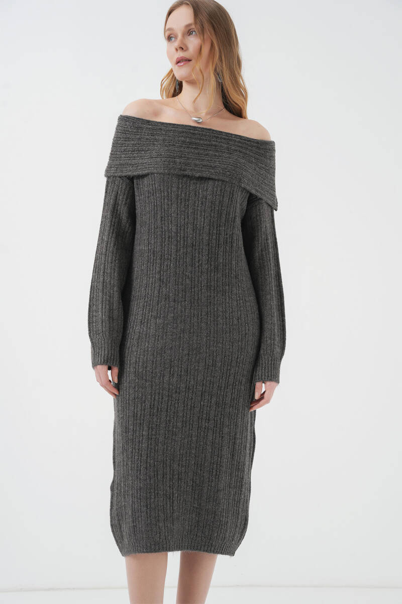 15920 Madonna Yaka Oversize Triko Elbise - Antrasit - BİGDART