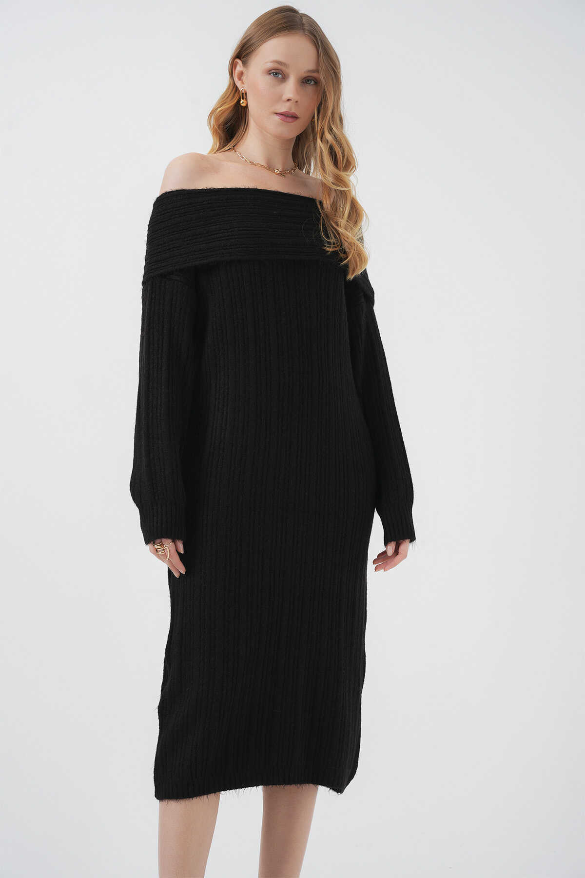 15920 Madonna Yaka Oversize Triko Elbise - Siyah - 1
