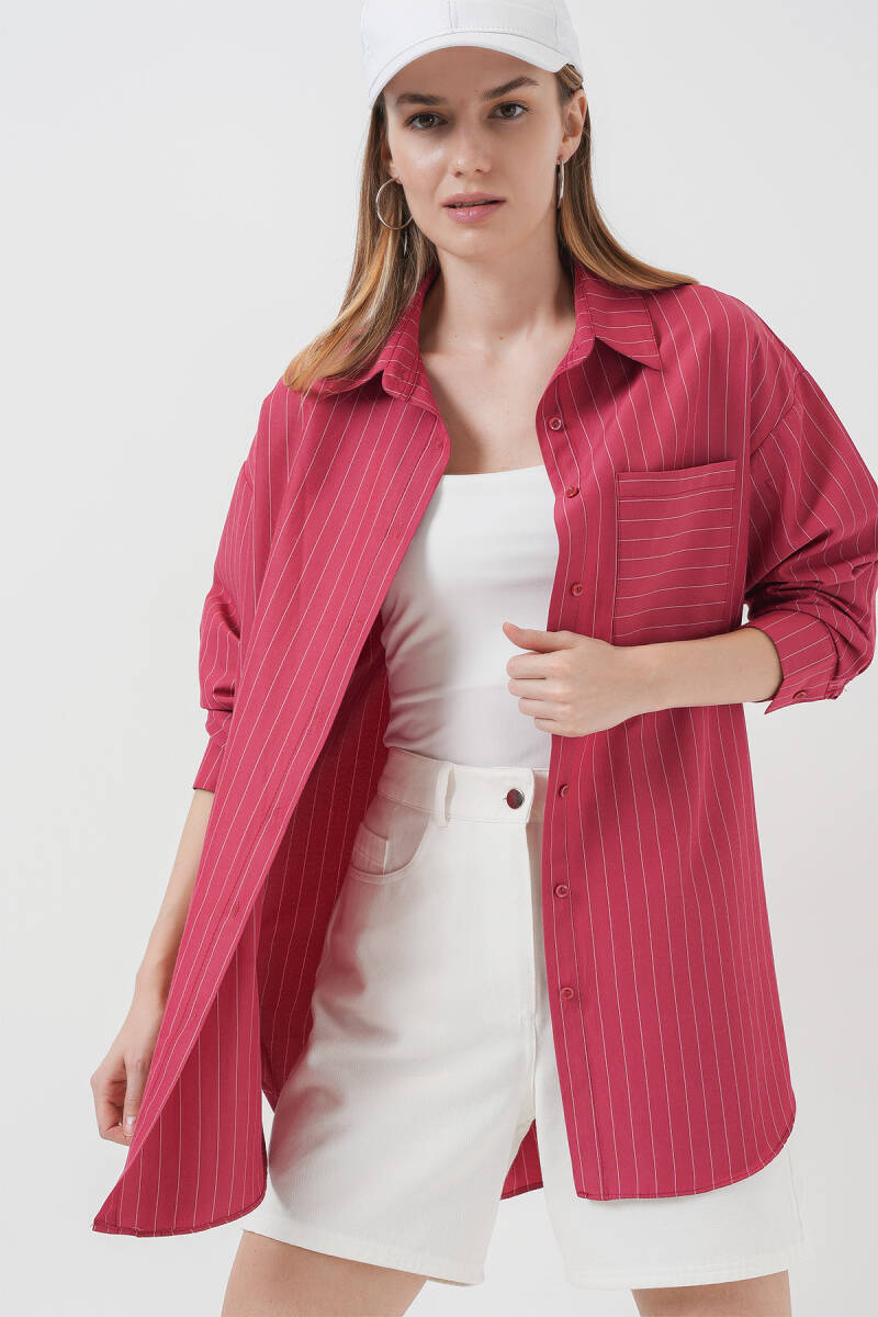 20217 Cep Detaylı Çizgili Oversize Gömlek - Kırmızı - BİGDART