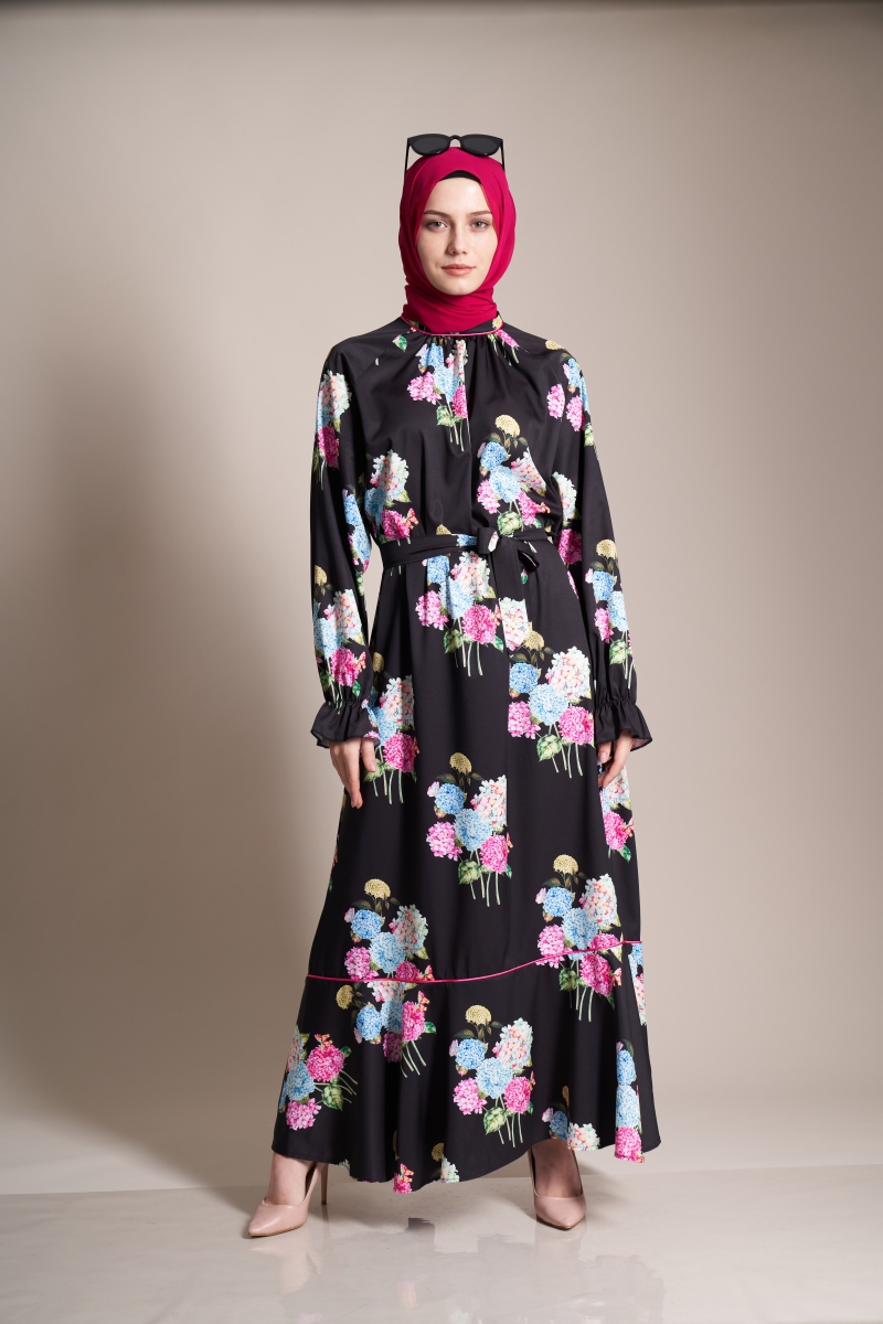 2160 Ortanca Çiçek Desen Tesettür Elbise - Siyah - BİGDART