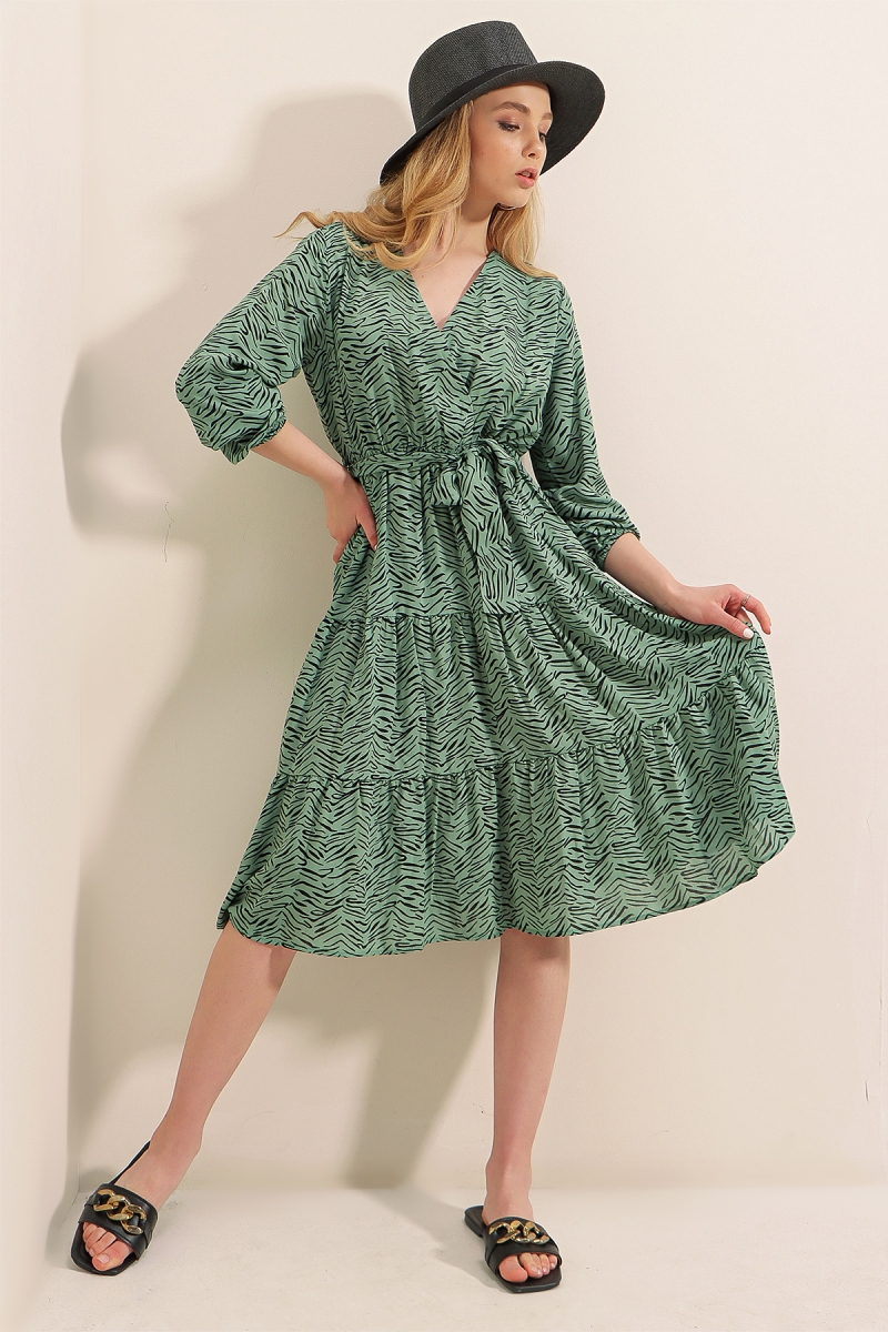 2320 Kruvaze Yaka Elbise - Yeşil - BİGDART