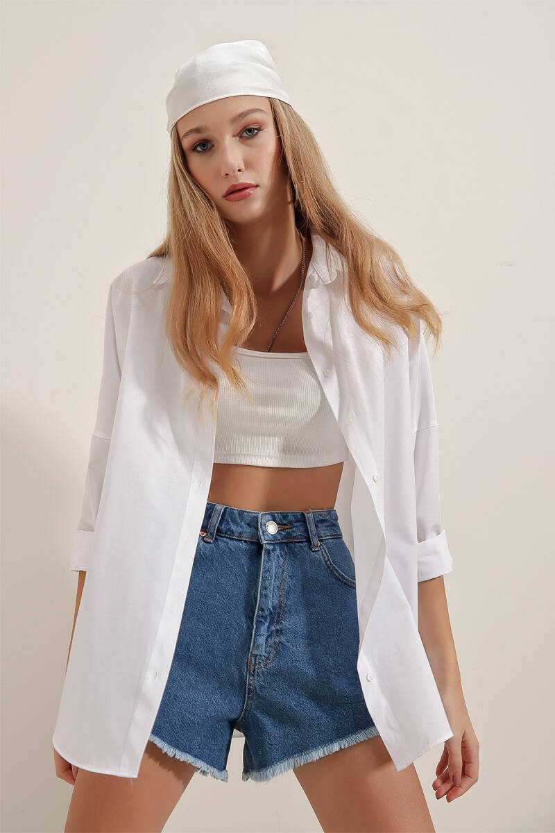 Kadın Beyaz Oversize Uzun Basic Gömlek 3900 - BİGDART