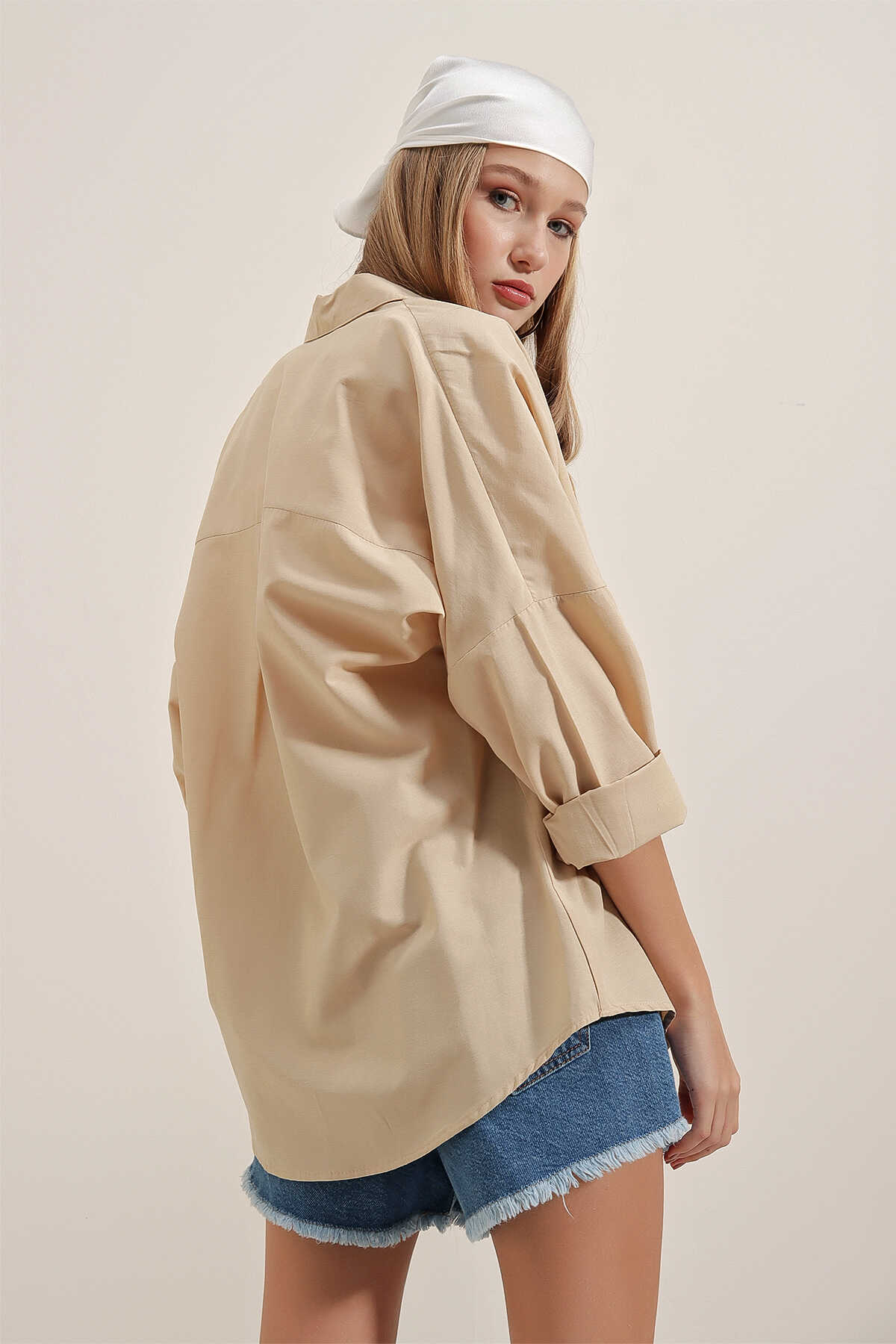 3900 Oversize Uzun Basic Gömlek - Bej - 6