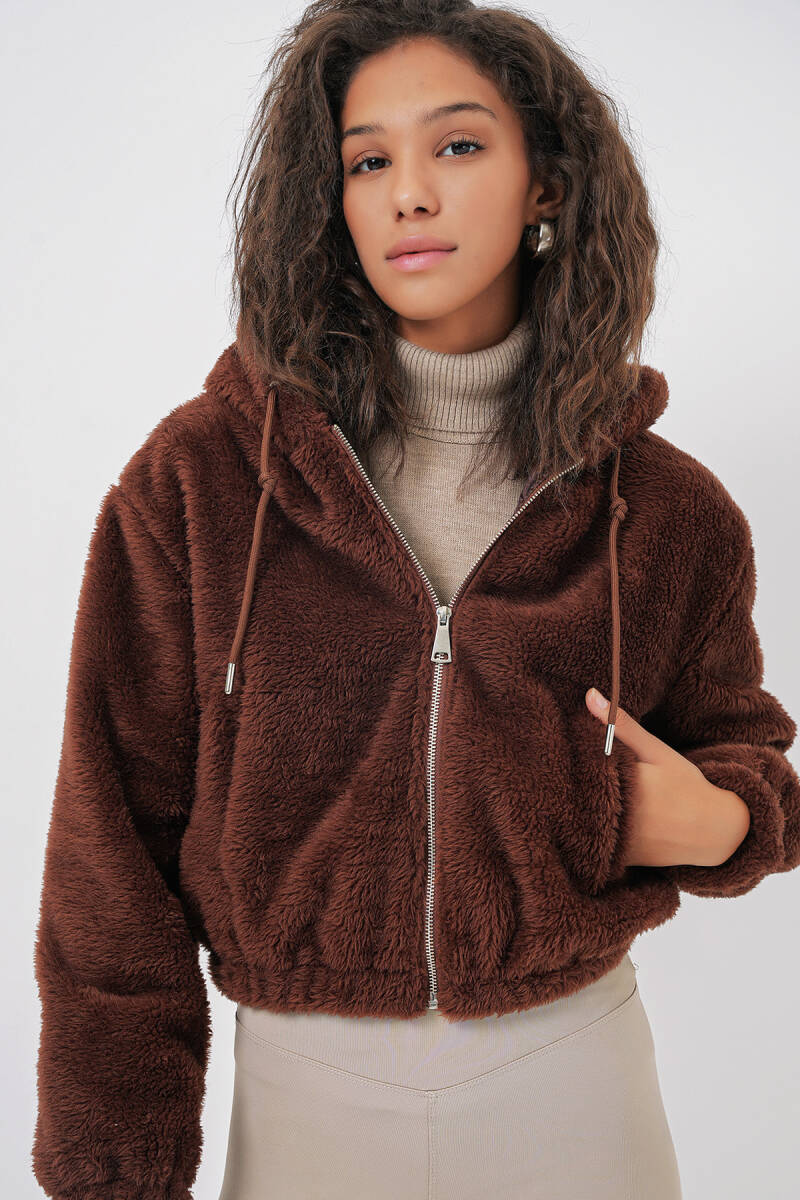 5193 Kapüşonlu Peluş Crop Ceket - Kahverengi - BİGDART