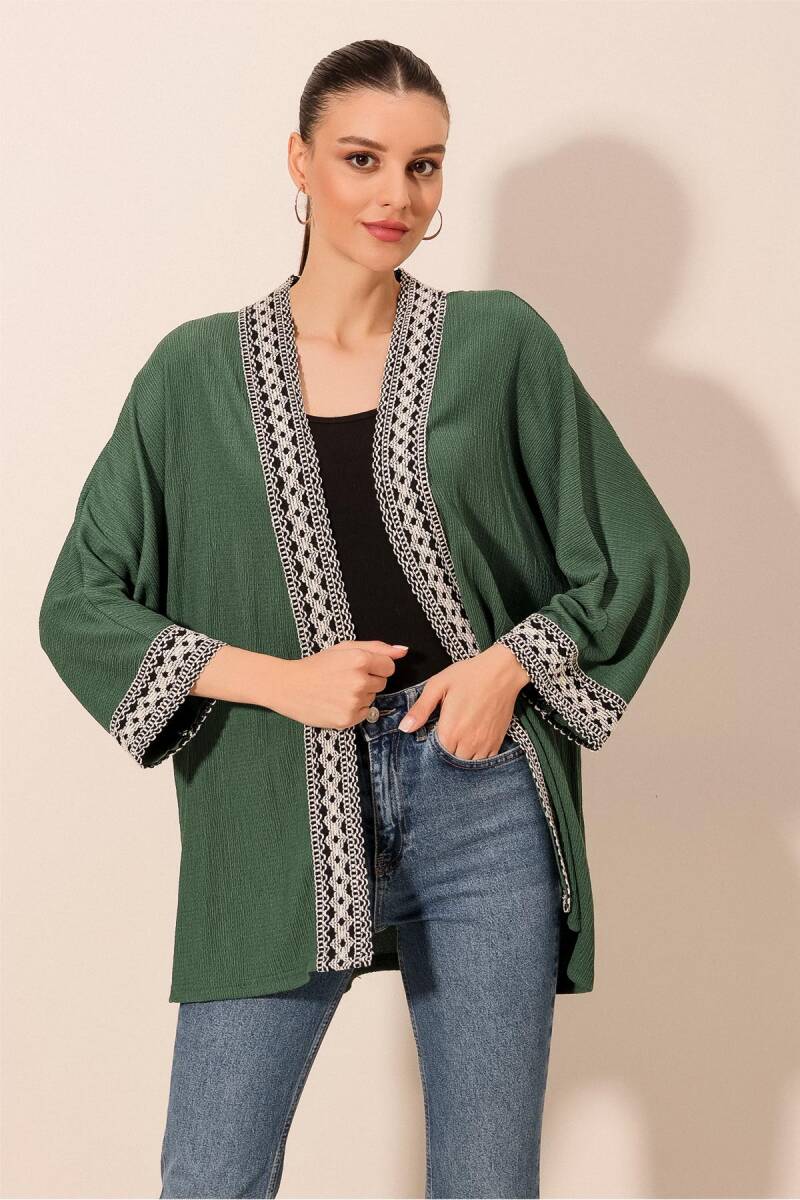 5866 Nakışlı Örme Kimono - Zümrüt Yeşili - BİGDART