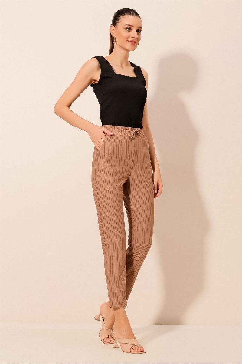 6560 Beli Lastikli Bağcıklı Pantolon - Camel - BİGDART