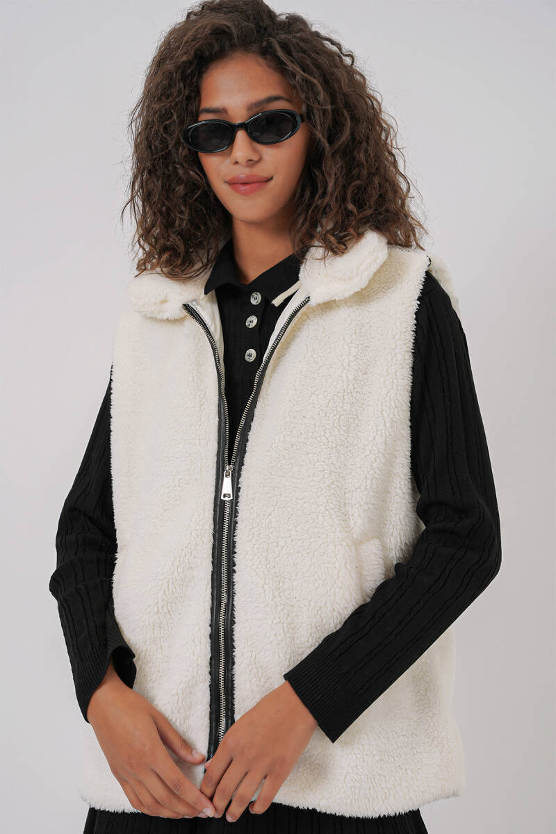 6793 Peluş Yelek - Beyaz (1)