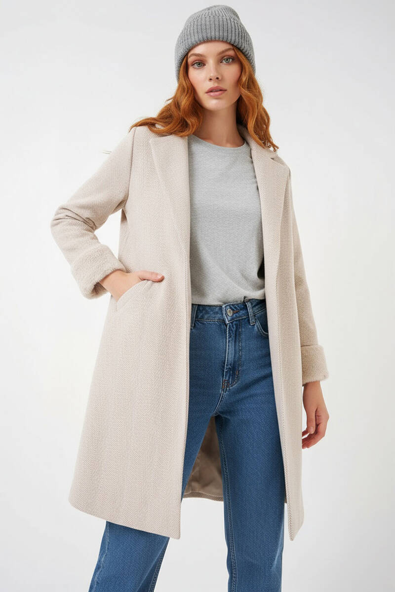9145 Kadın Kolları Tüylü Balık Sırtı Kaşe Kaban - Krem - BİGDART