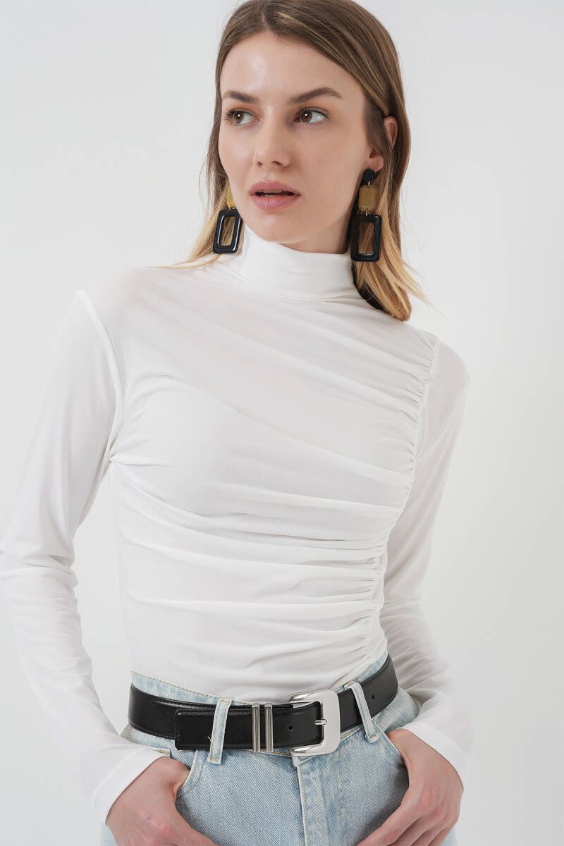 938 Büzgü Detaylı Dik Yaka Sandy Bluz - Beyaz - BİGDART