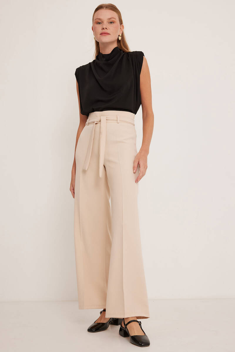 Bol Paça Kadın Pantolon Kombinleri