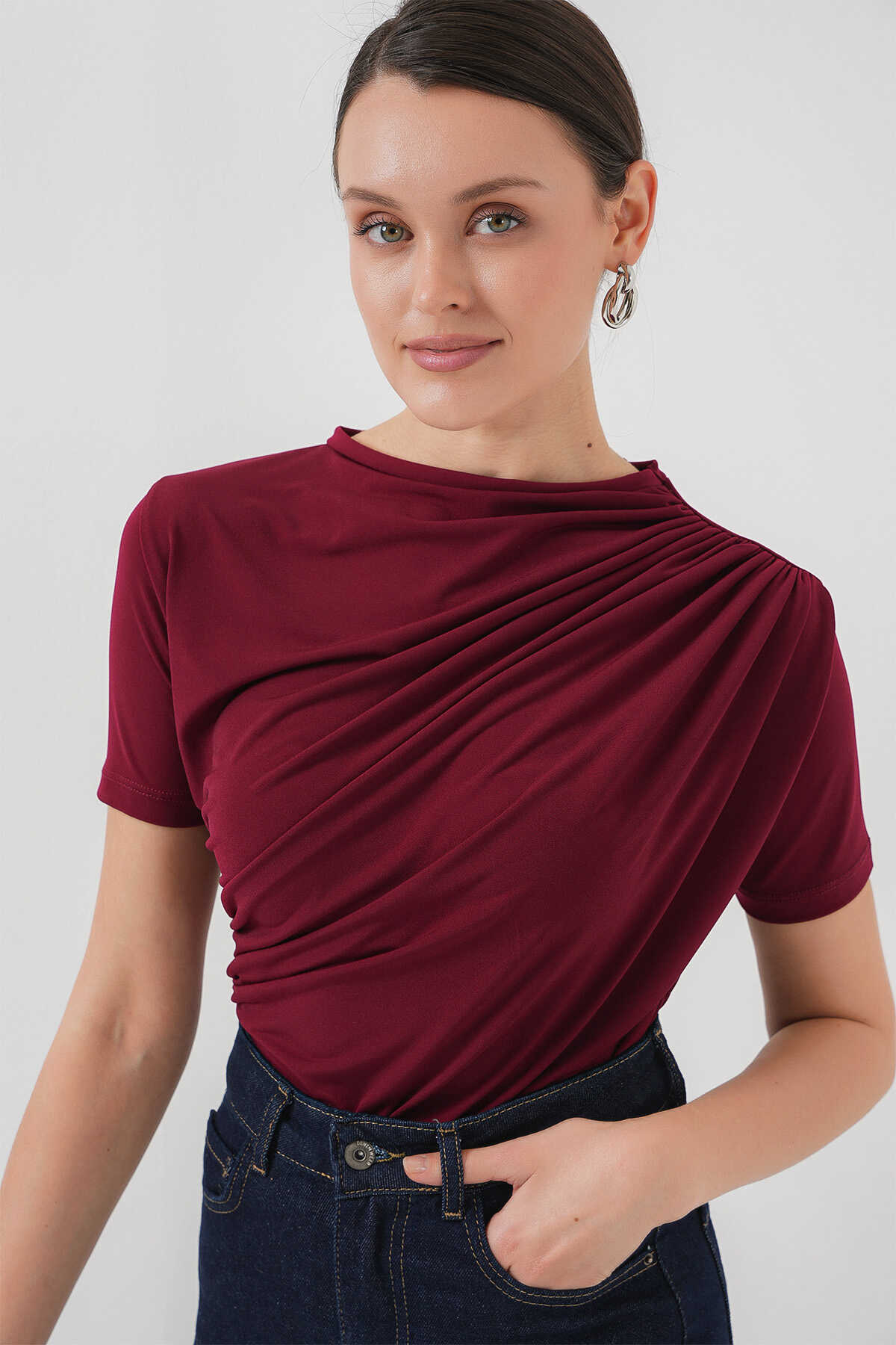 Büzgü Detaylı Kısa Kol Sandy Bluz 945 - Bordo - 1