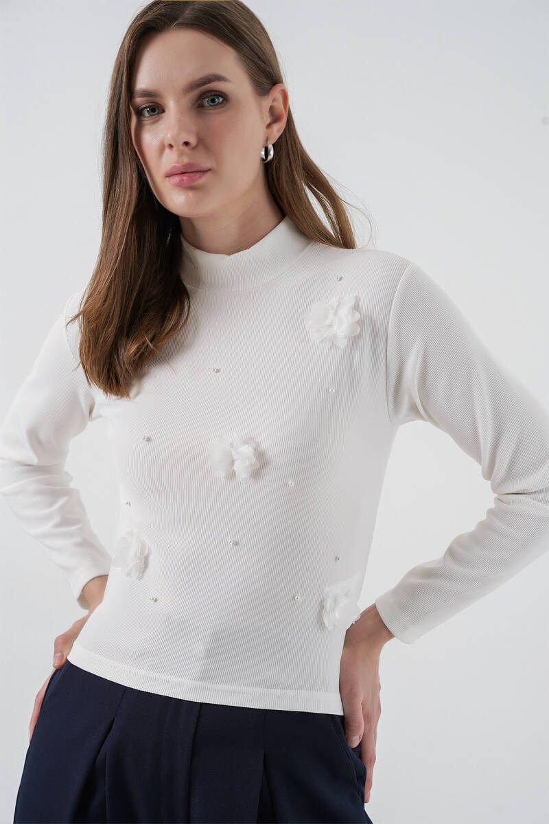 Kadın Çiçekli Örme Bluz 978 - Beyaz - BİGDART