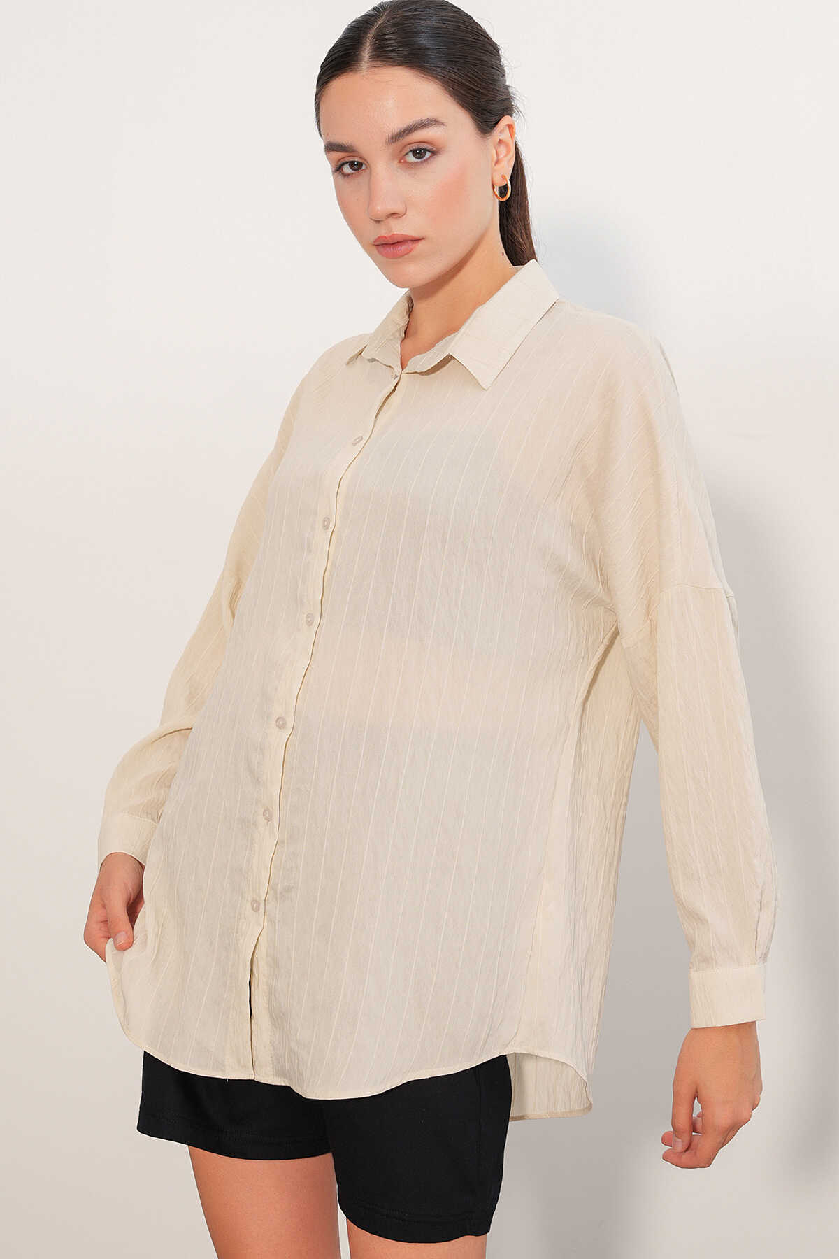 Kadın Çizgi Detaylı Oversize Gömlek 20407 - Krem - 3