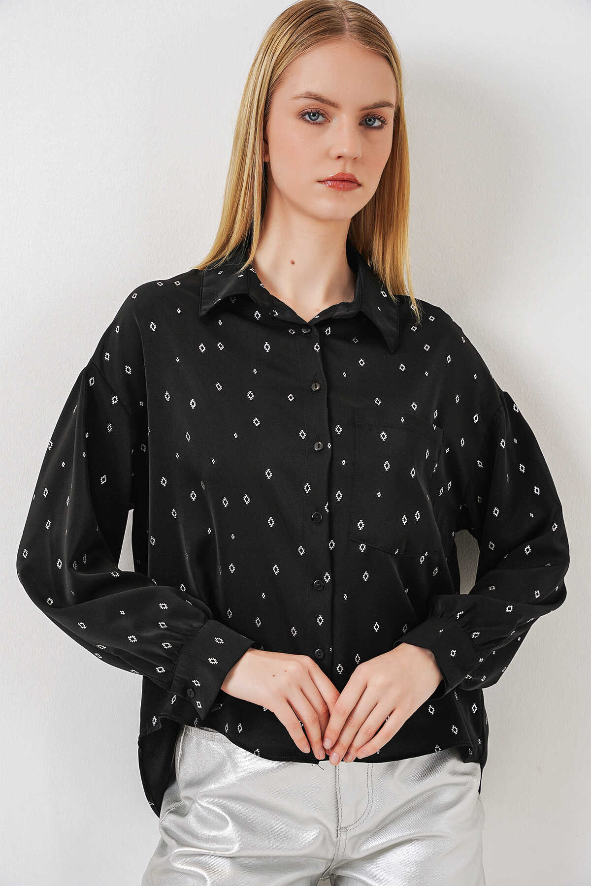 Kadın Desenli Oversize Gömlek 20361 - Siyah - Gümüş - 1