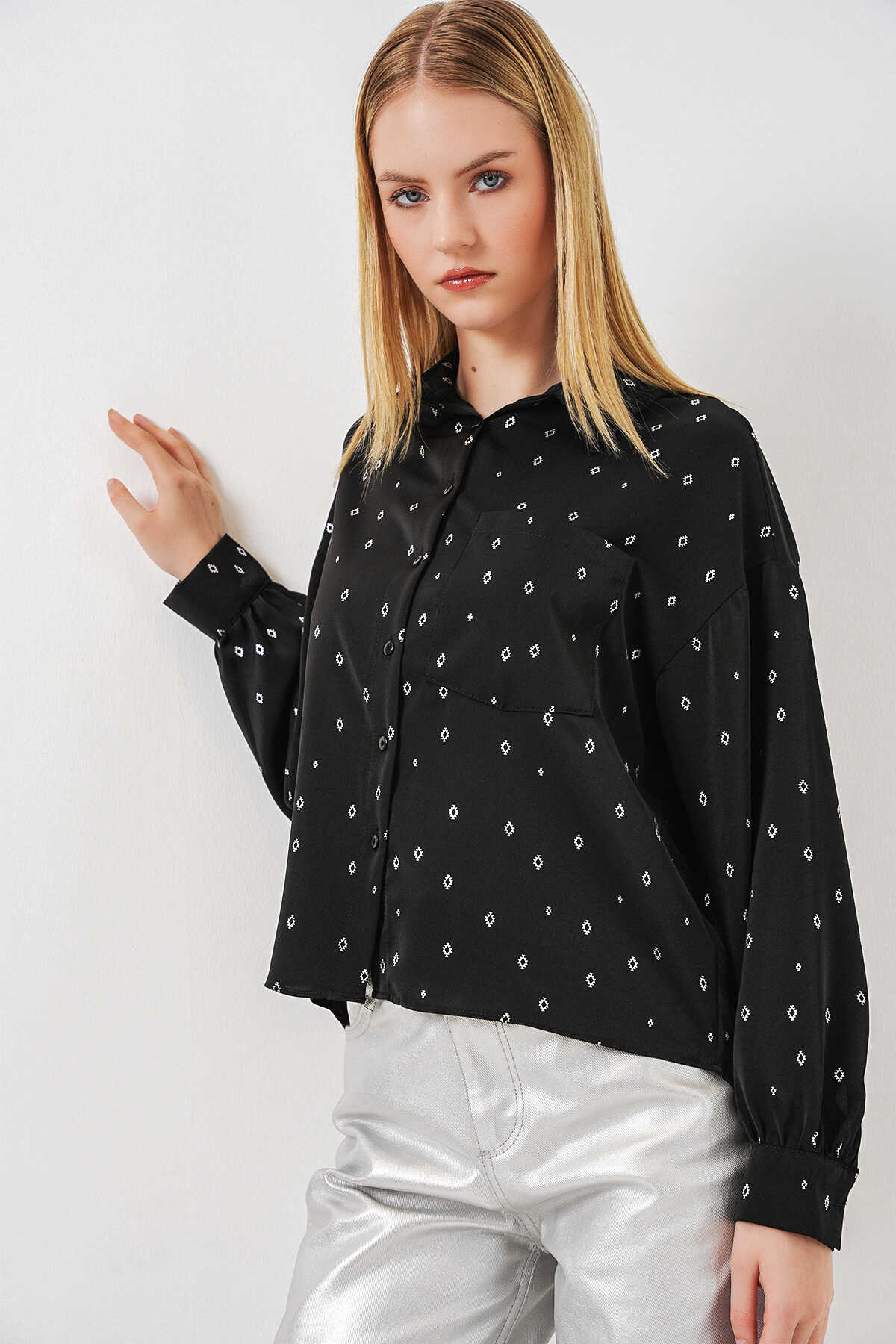 Kadın Desenli Oversize Gömlek 20361 - Siyah - Gümüş - 3