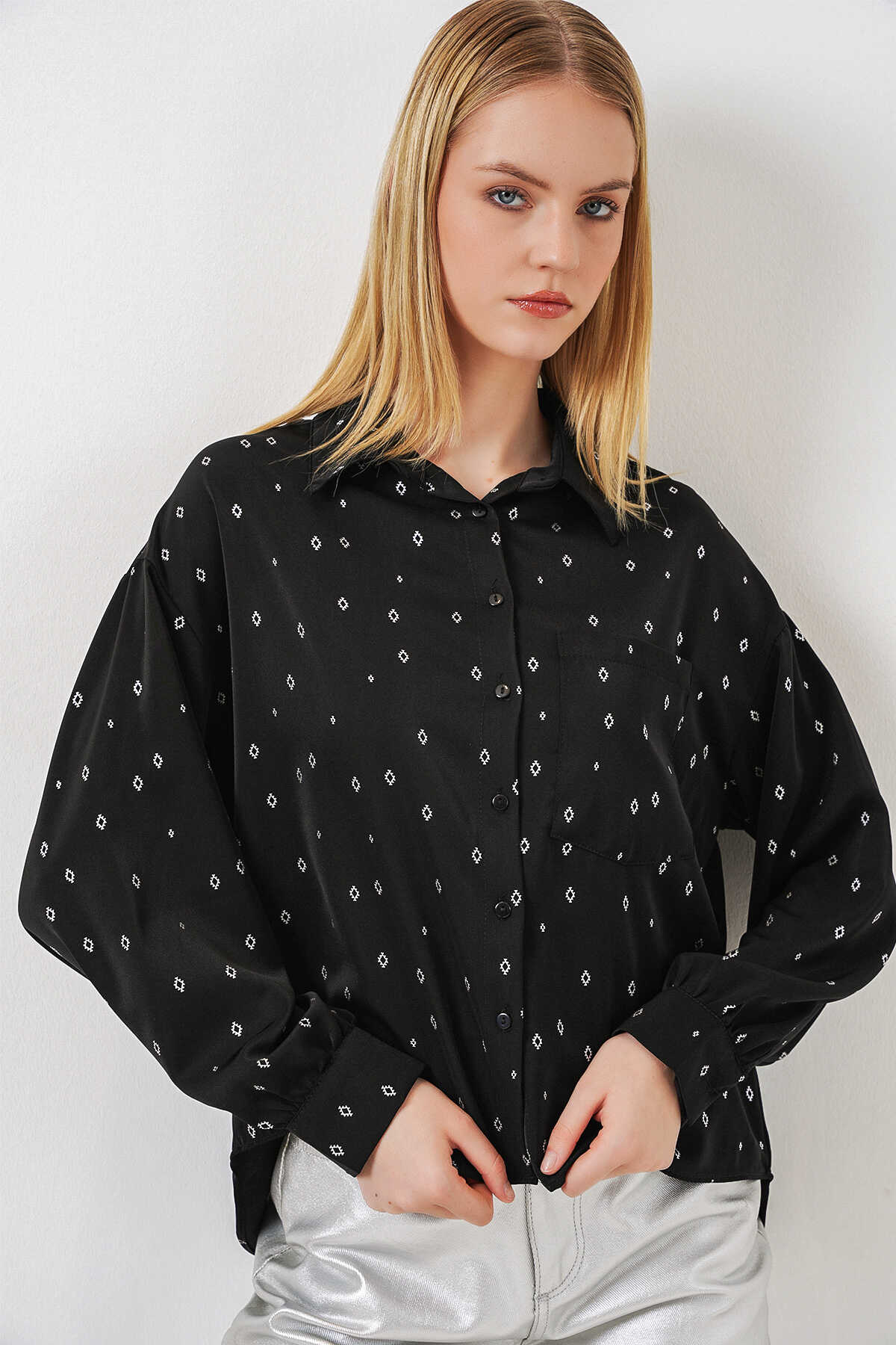 Kadın Desenli Oversize Gömlek 20361 - Siyah - Gümüş - 4