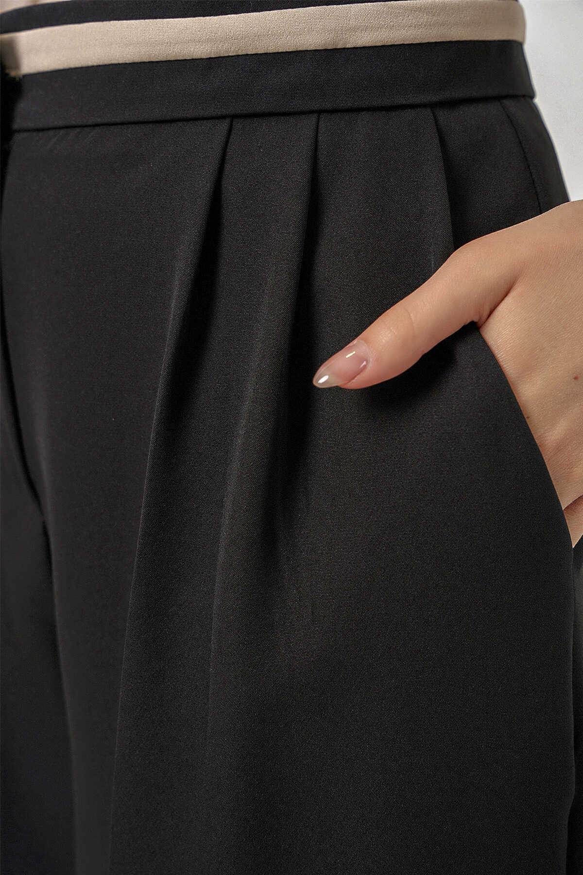 Kadın Geniş Paça Kumaş Pantolon 30088 - Siyah - 6