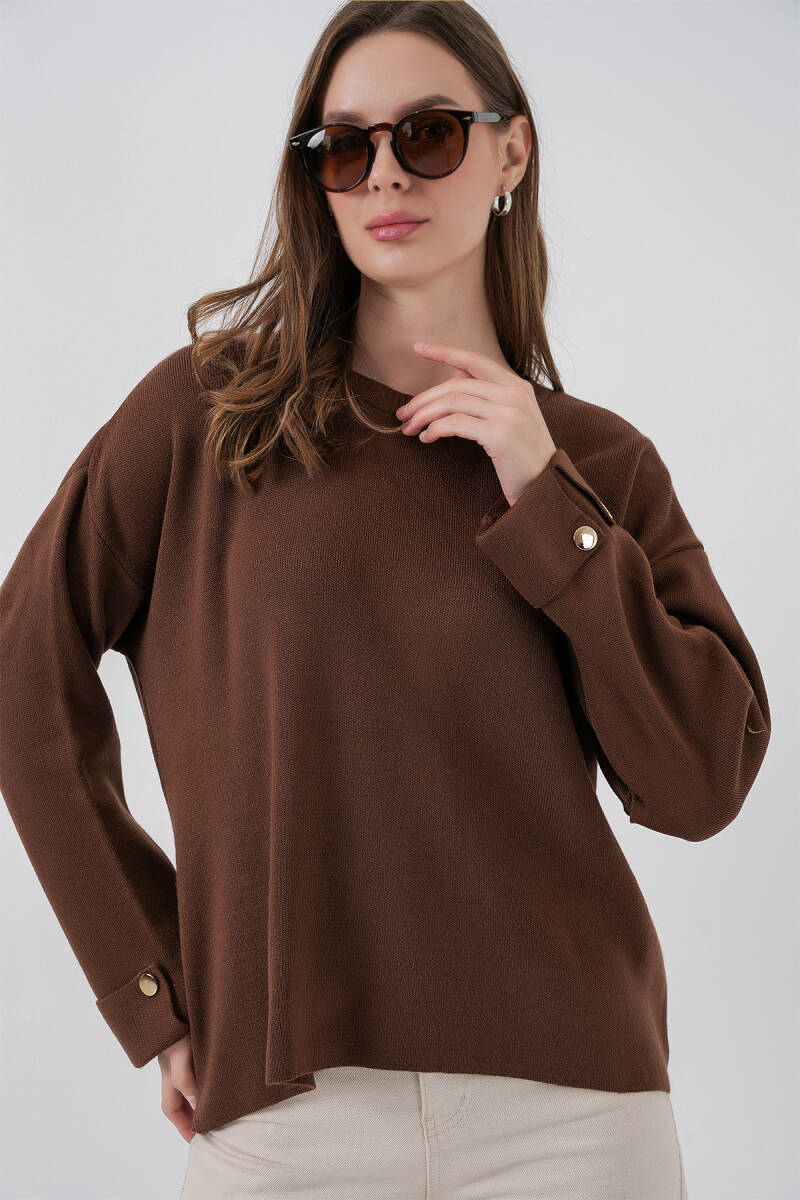 Kadın Kol Düğmeli Oversize Triko Kazak 15981 - Kahverengi - BİGDART