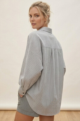 Kadın Siyah Beyaz Oversize Çizgili Gömlek 3900 - 4