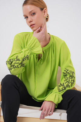 Kadın Nakışlı Örme Bluz 941 - E.Yeşil 