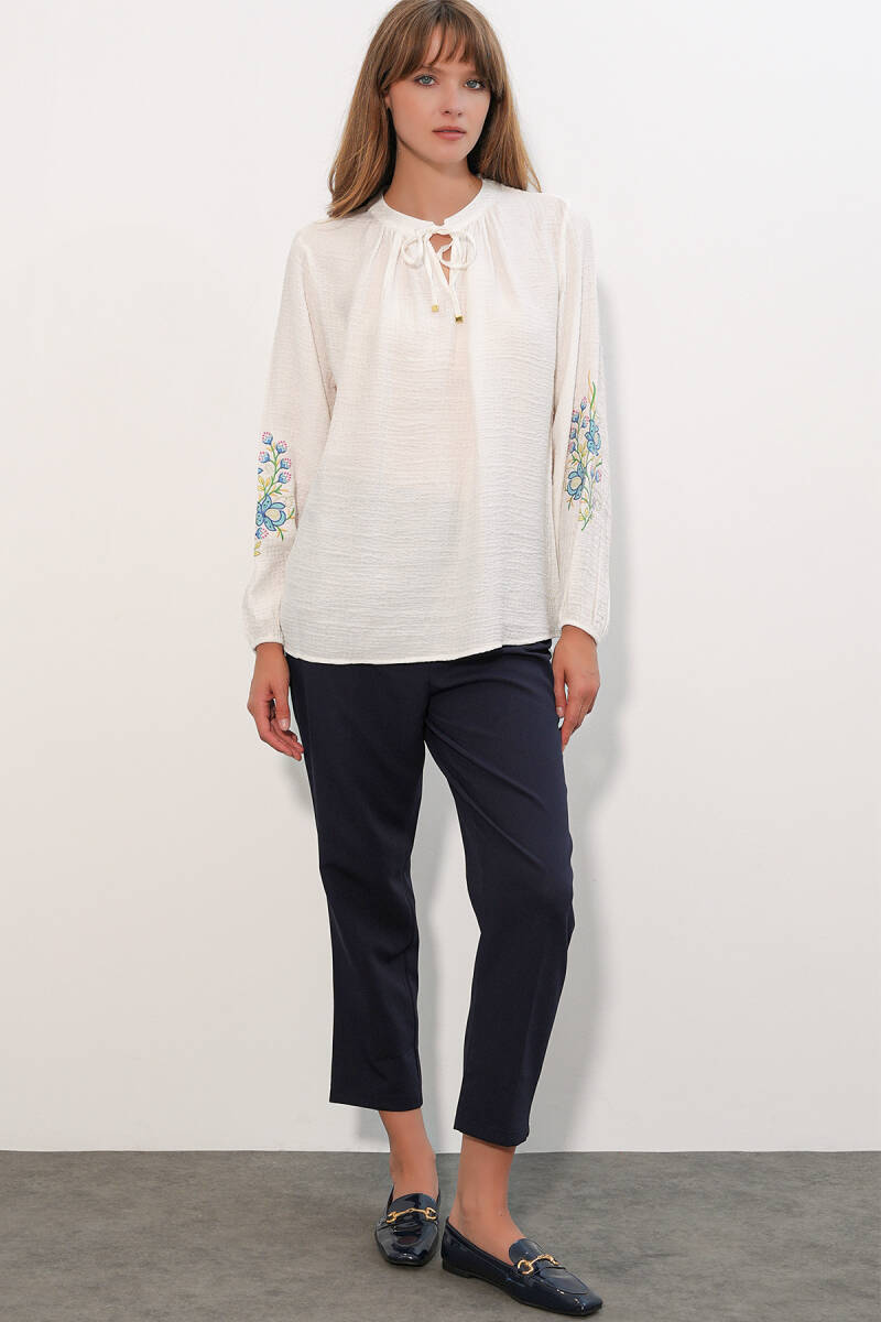Kadın Nakışlı Oversize Bluz 1000 - Beyaz (1)