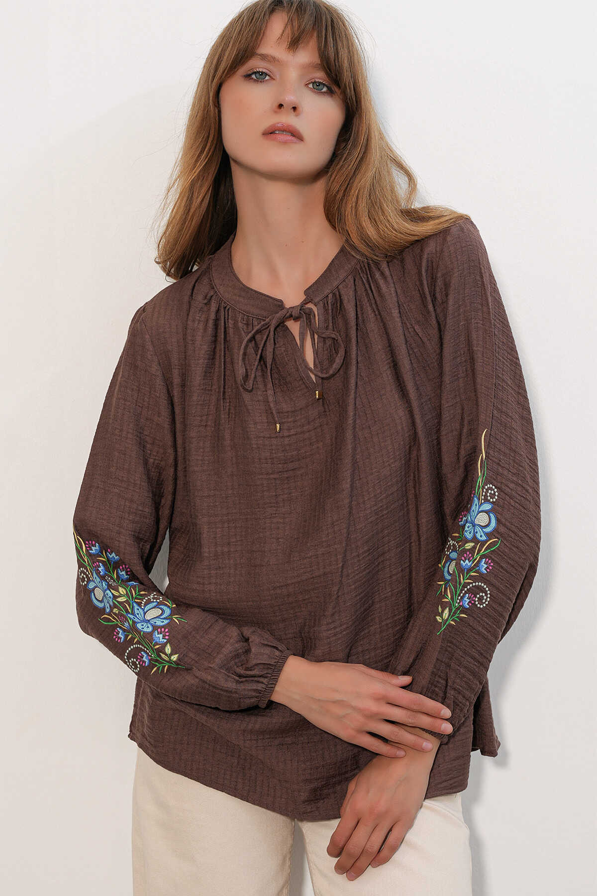 Kadın Nakışlı Oversize Bluz 1000 - Kahverengi - 1