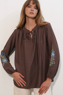 Kadın Nakışlı Oversize Bluz 1000 - Kahverengi - 3