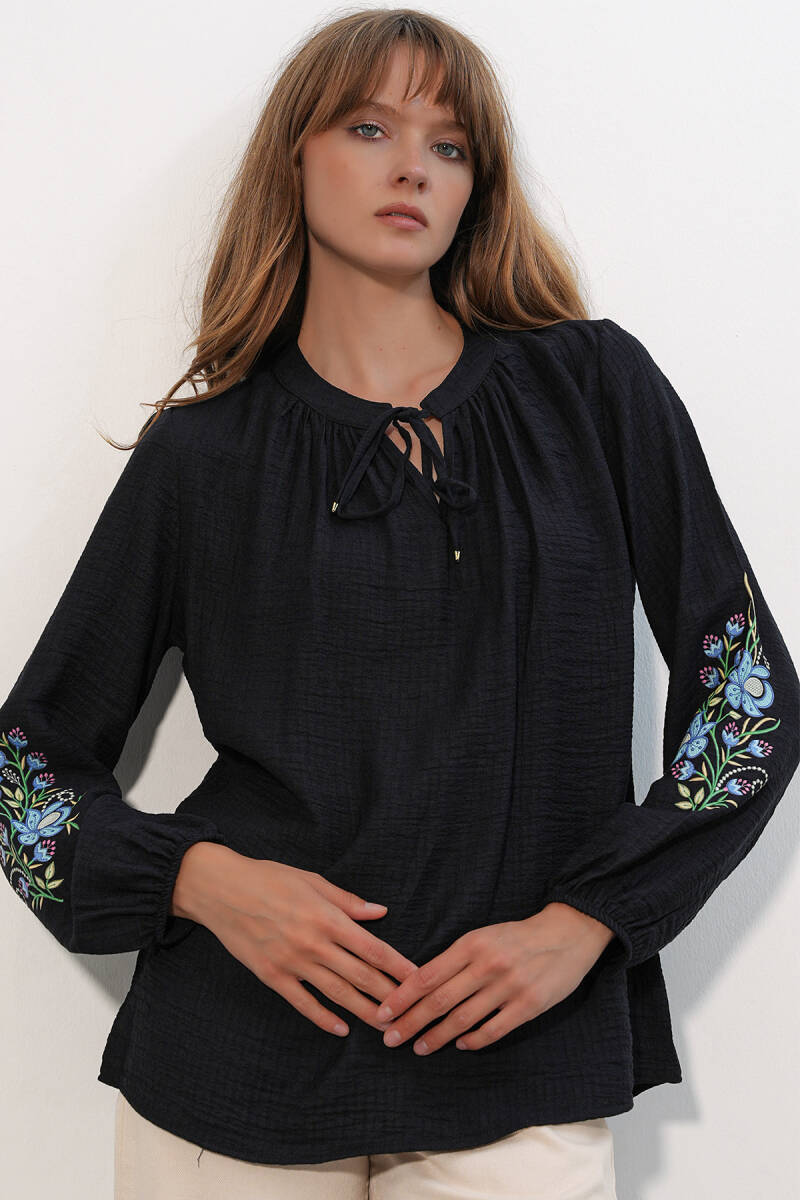 Kadın Nakışlı Oversize Bluz 1000 - Siyah - BİGDART