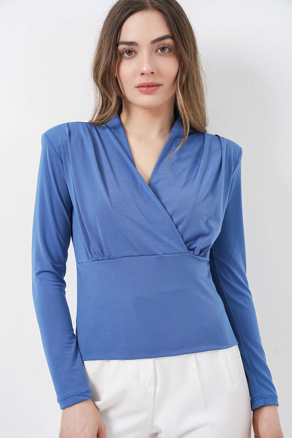 Kadın Omuz Vatkalı Kruvaze Yaka Bluz 942 - İndigo - BİGDART