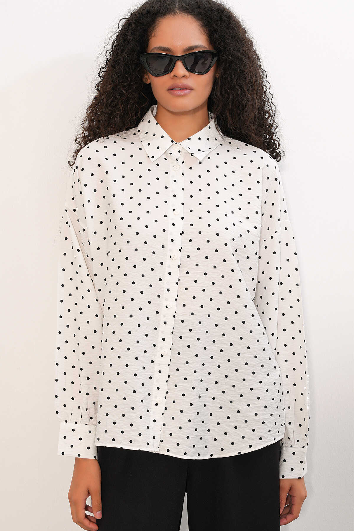Kadın Oversize Puantiyeli Gömlek 20392 - Beyaz - 4