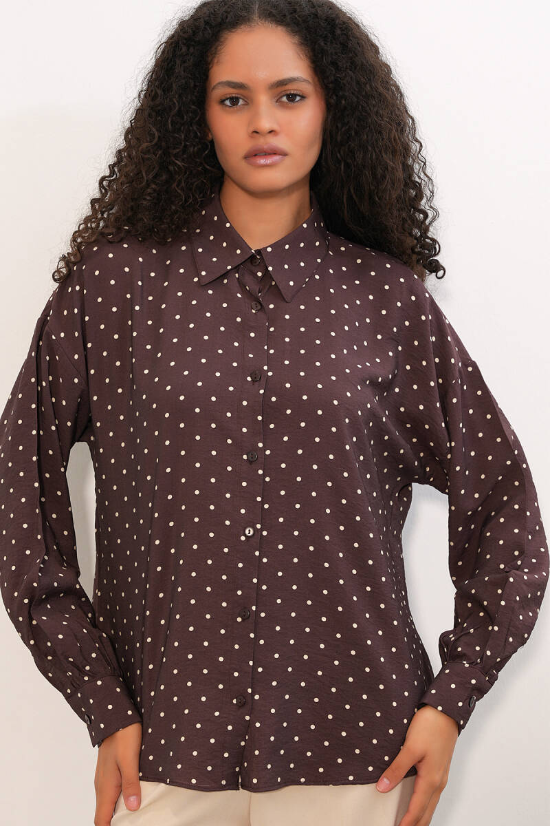 Kadın Oversize Puantiyeli Gömlek 20392 - Kahverengi (1)