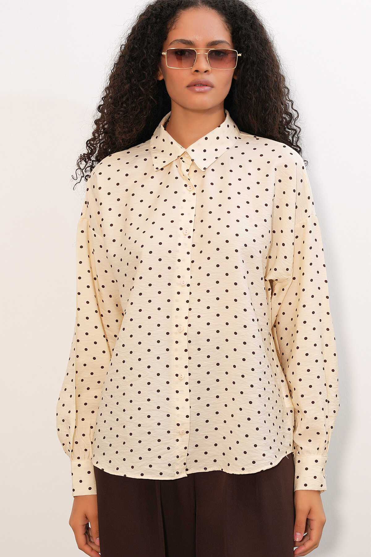 Kadın Oversize Puantiyeli Gömlek 20392 - Krem - 3