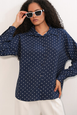 Kadın Oversize Puantiyeli Gömlek 20392 - Lacivert - 3