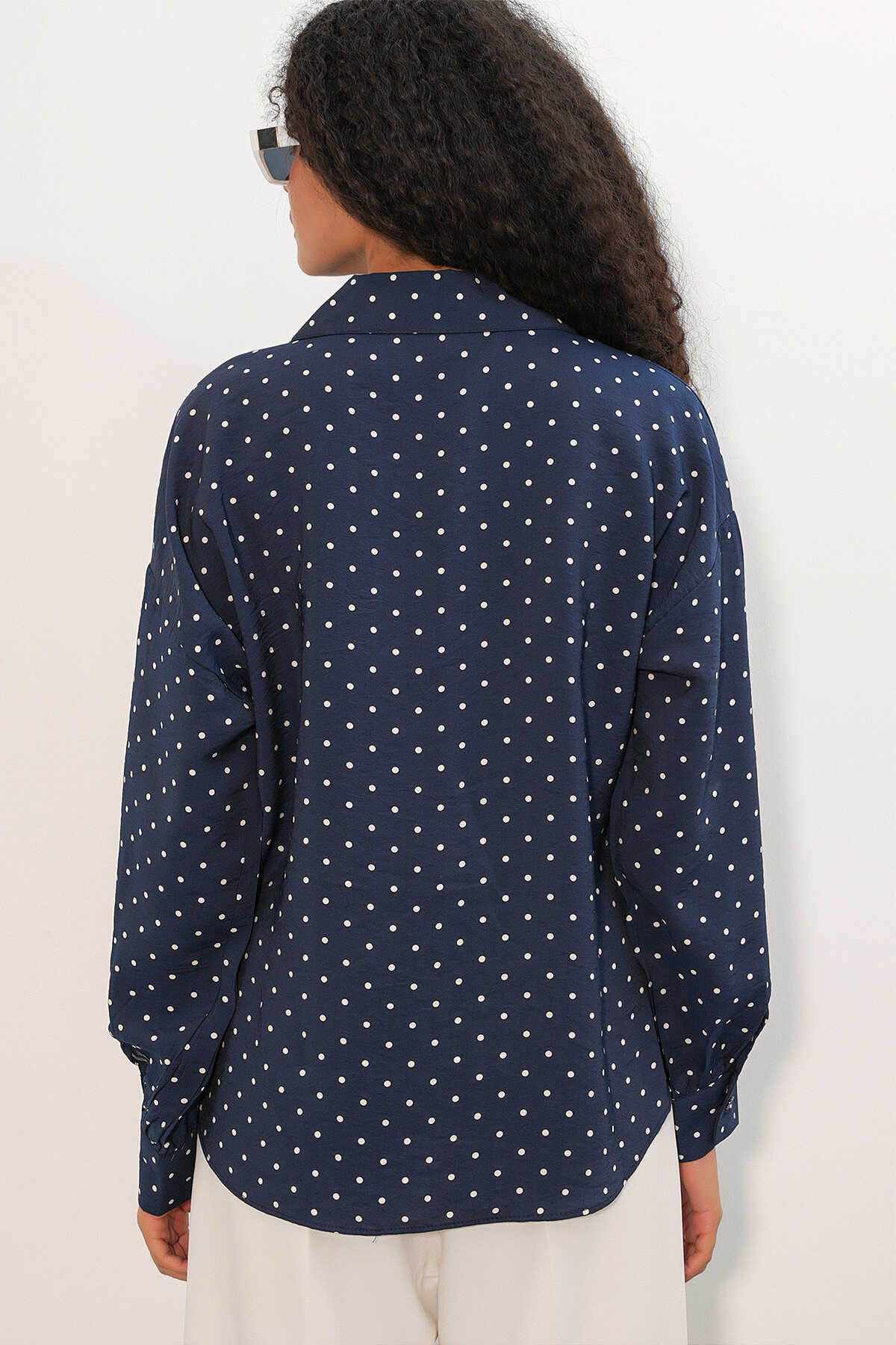 Kadın Oversize Puantiyeli Gömlek 20392 - Lacivert - 6