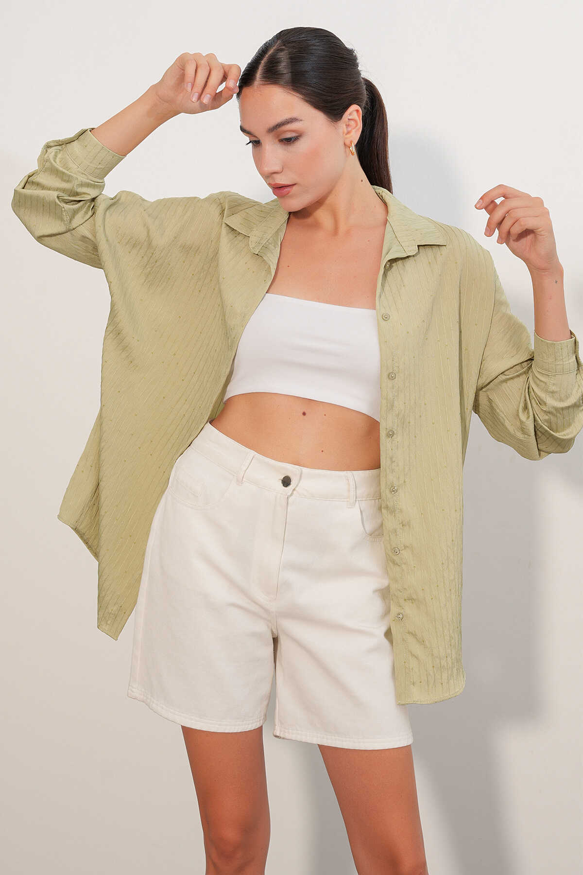Kadın Pul Detaylı Çizgili Oversize Gömlek 20411 - Çağla - 4