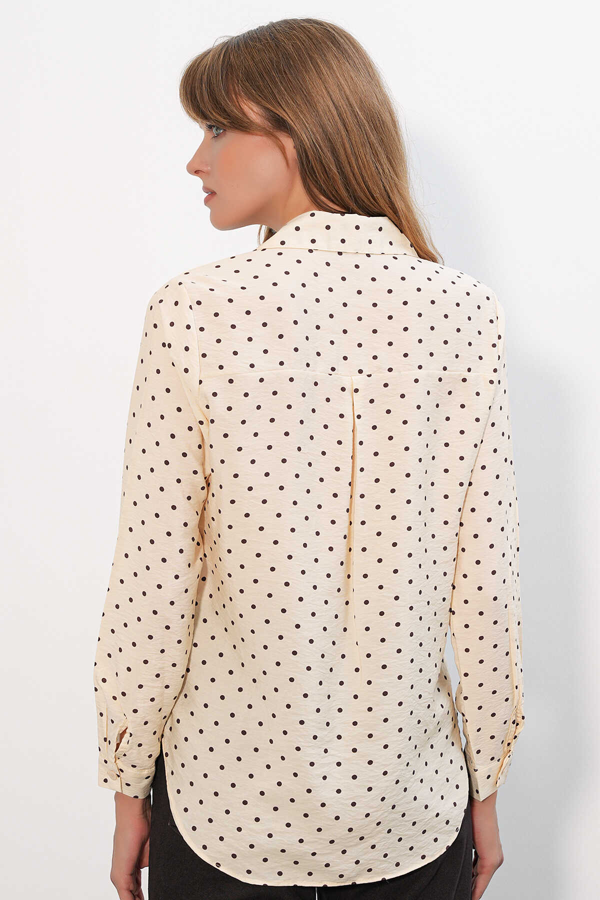 Kadın Tek Cepli Puantiyeli Oversize Gömlek 20399 - Krem - 6
