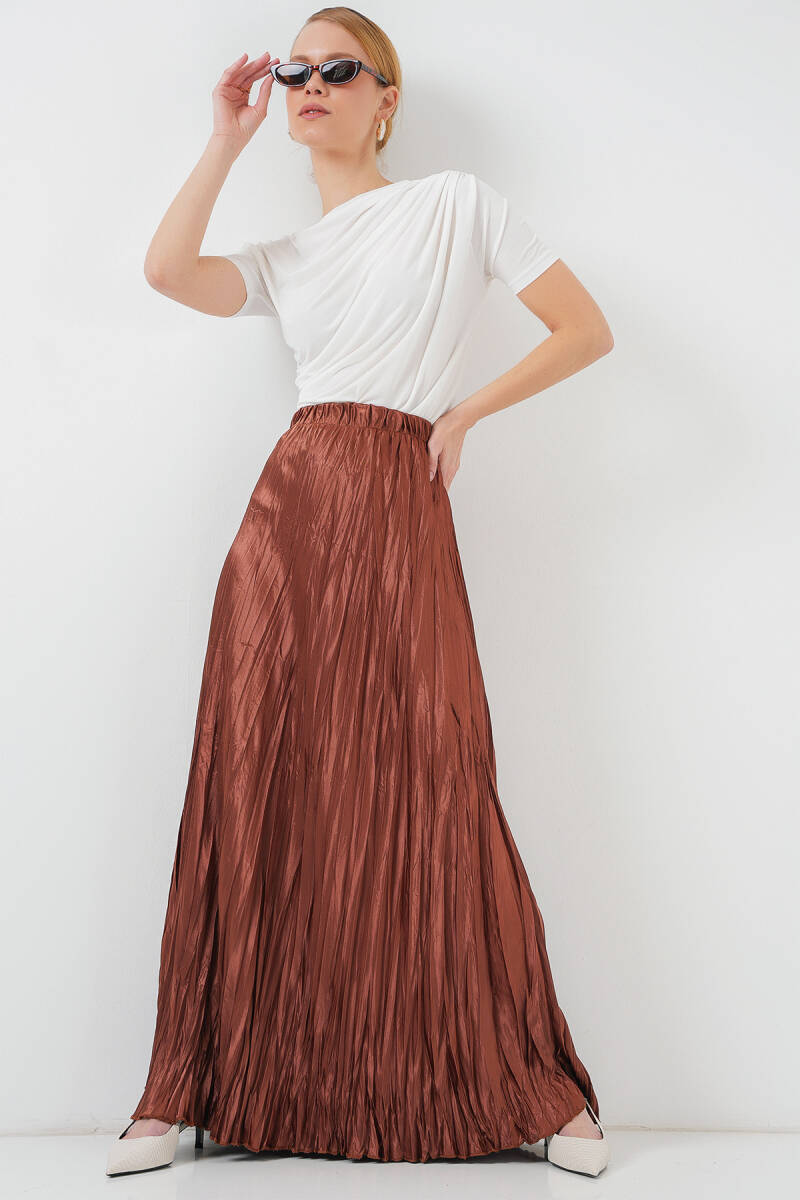 Kadın Uzun Kırışık Parlak Etek 8034 - Taba - BİGDART