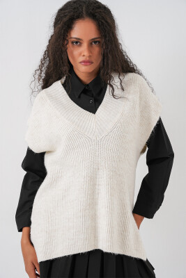 Kadın V Yaka Triko Süveter 15925 - Ekru - BİGDART