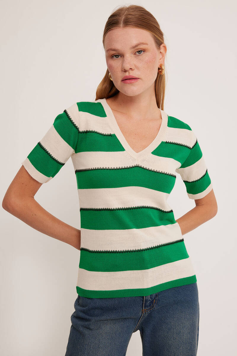 Kadın V Yaka Yeşil Beyaz Çizgili Bluz 15869 - BİGDART